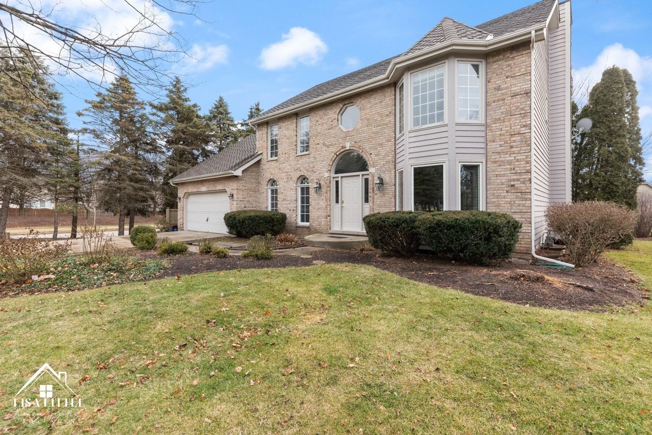 1523 Greenlake Dr - Photo 3 of 31