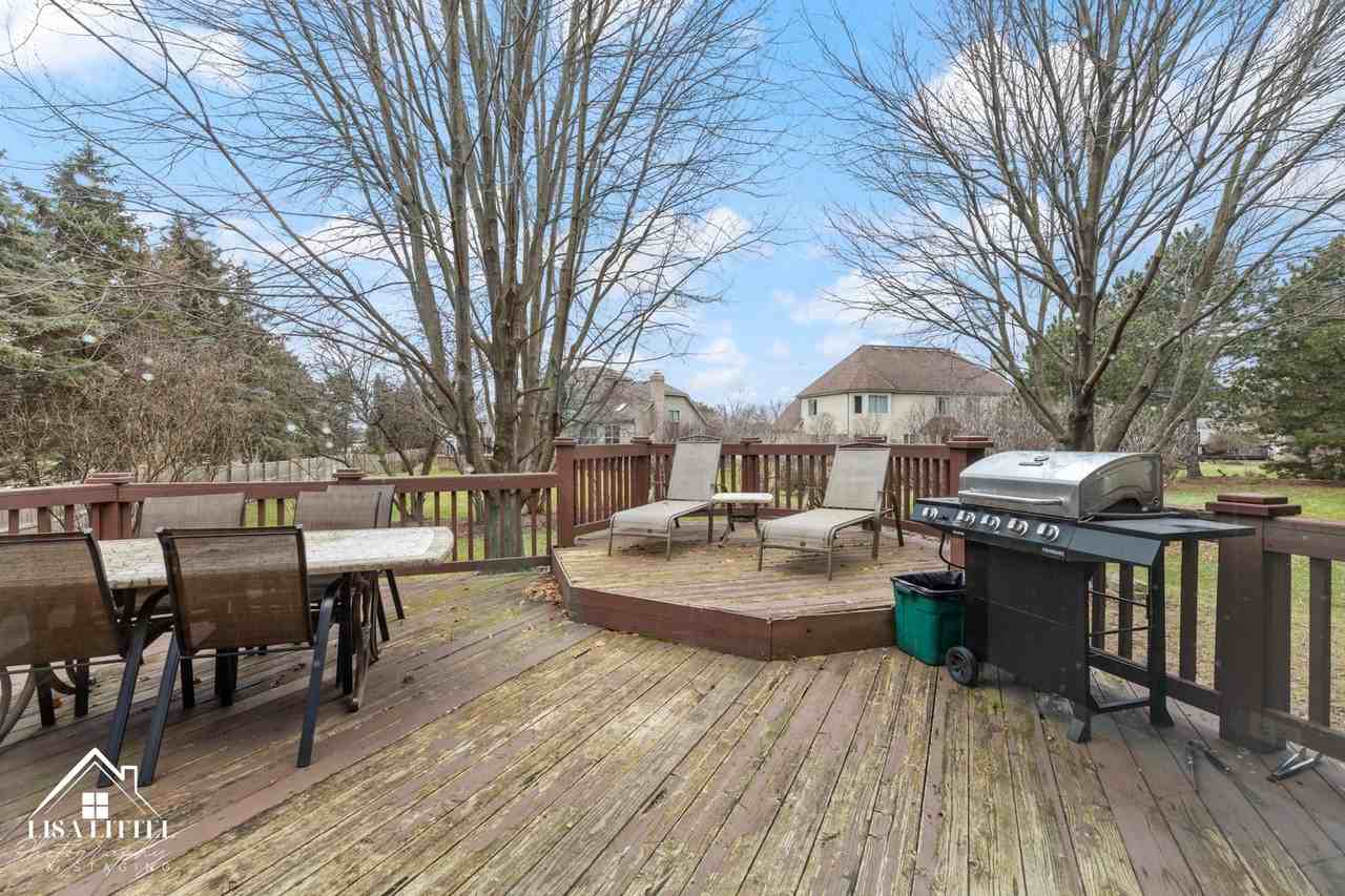 1523 Greenlake Dr - Photo 7 of 31