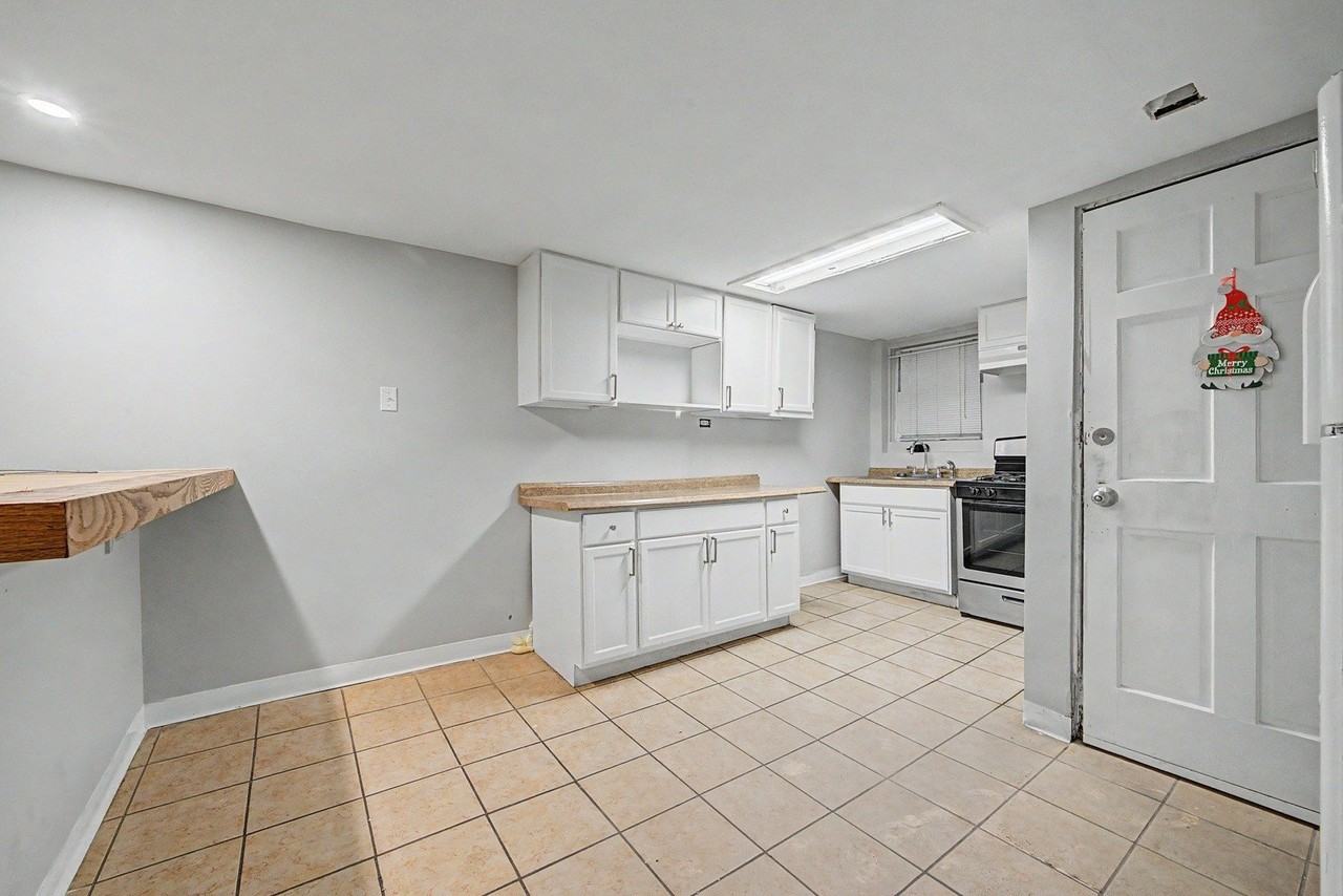 2206 N Kostner Ave #B - Photo 4 of 12