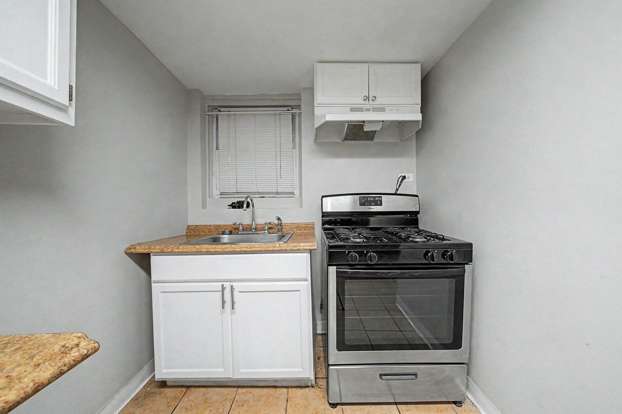 2206 N Kostner Ave #B - Photo 5 of 12