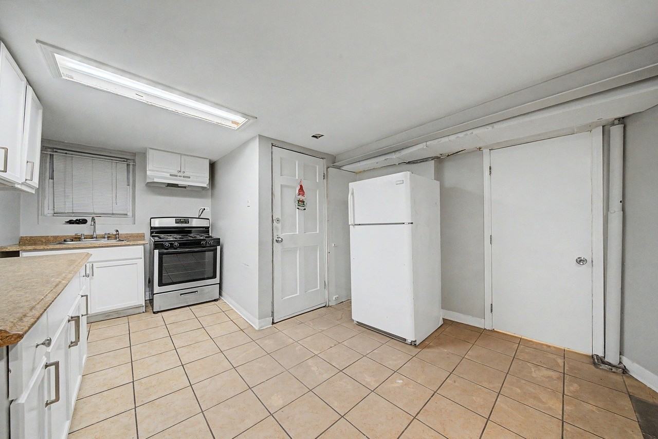 2206 N Kostner Ave #B - Photo 6 of 12