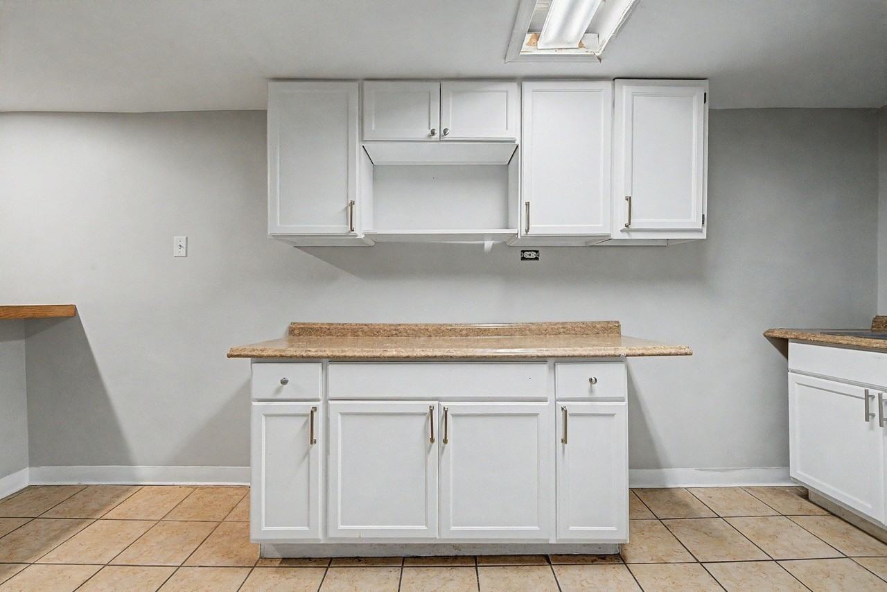 2206 N Kostner Ave #B - Photo 7 of 12