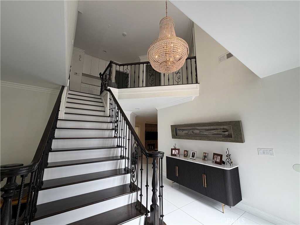 5711 Aura Ave - Photo 2 of 14