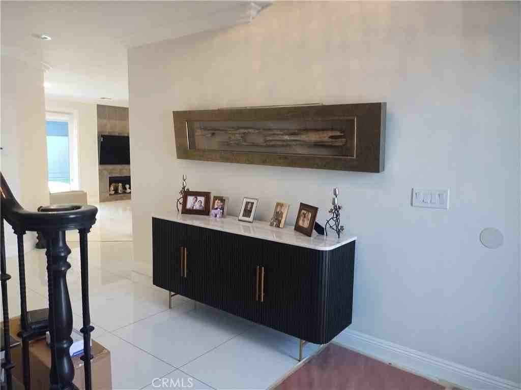 5711 Aura Ave - Photo 4 of 14