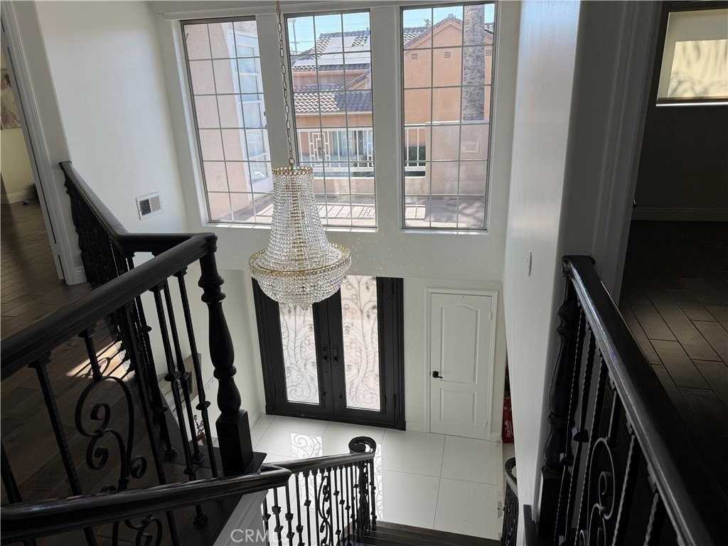 5711 Aura Ave - Photo 6 of 14
