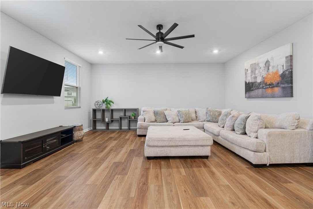 64 Brewster Dr - Photo 3 of 38