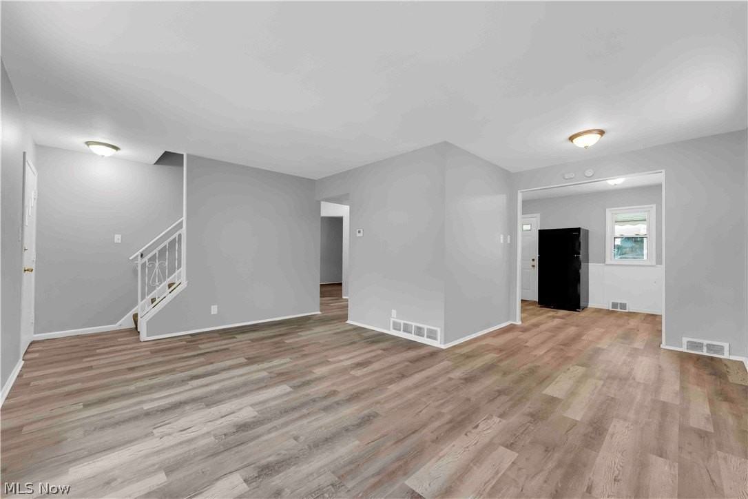 26450 Drakefield Ave - Photo 6 of 23