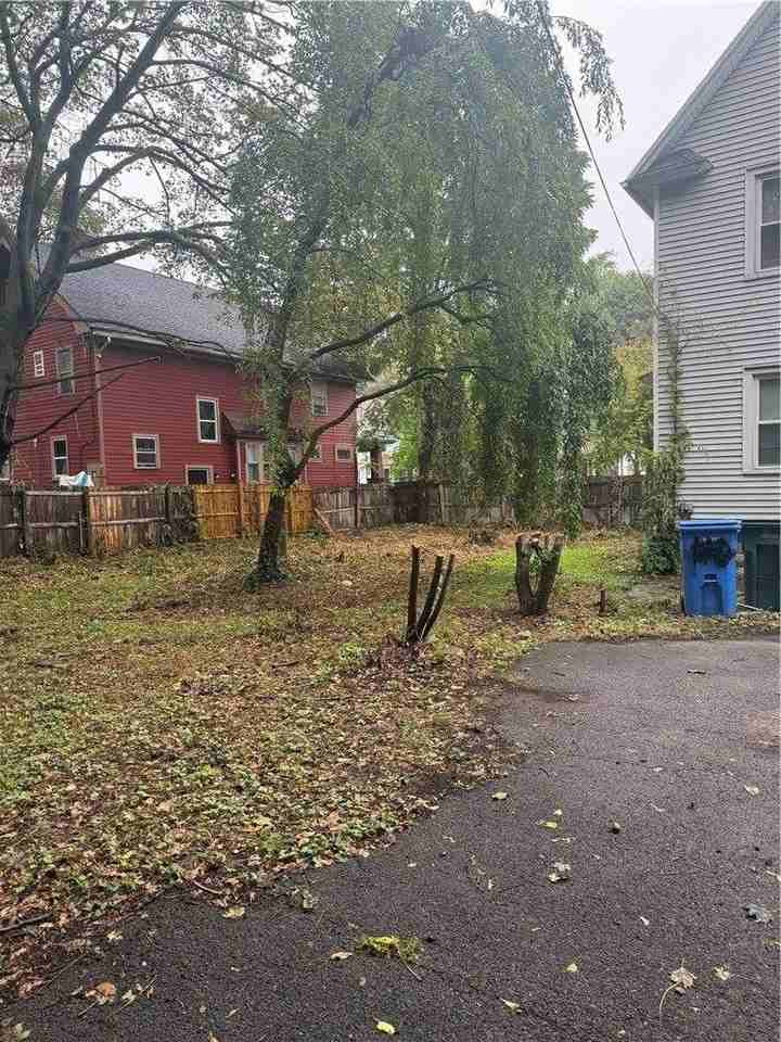 57 Ellison St - Photo 4 of 16