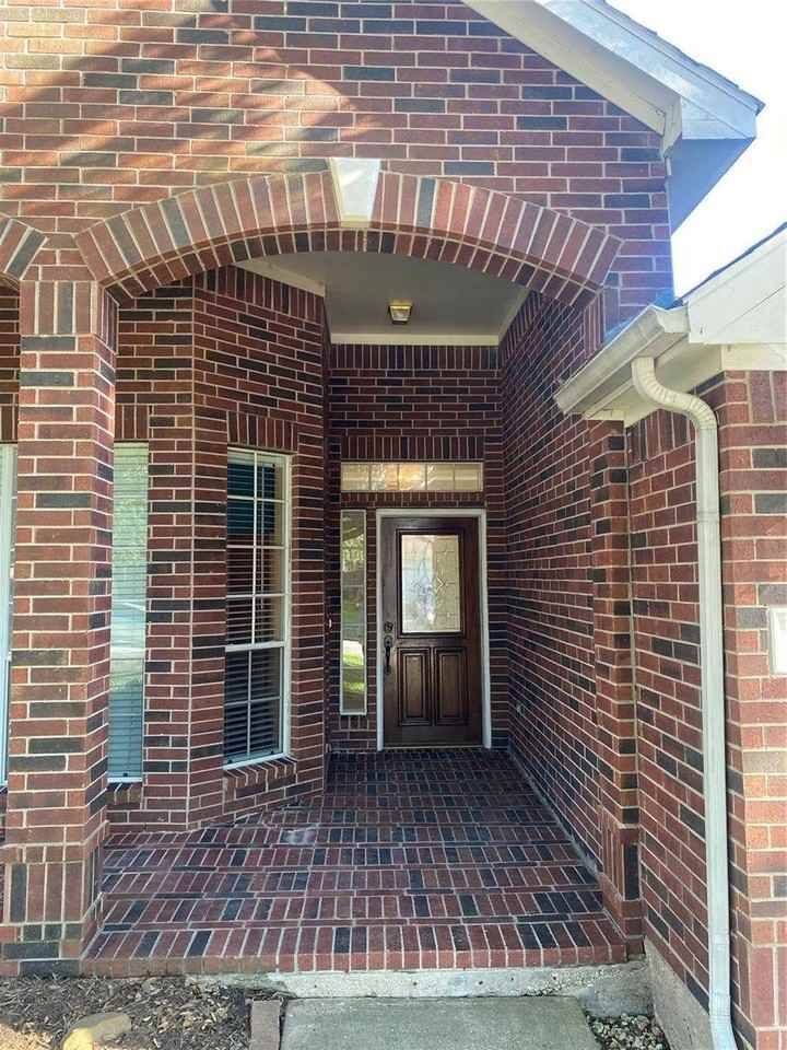 8312 Spinnaker Bay Ln - Photo 2 of 23