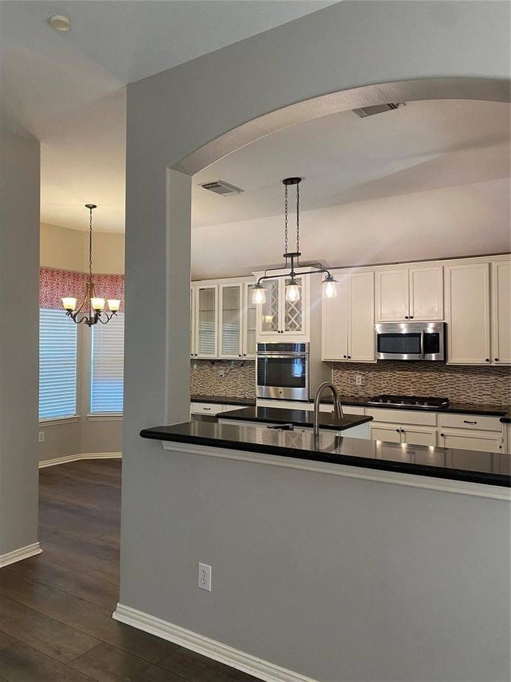 8312 Spinnaker Bay Ln - Photo 6 of 23