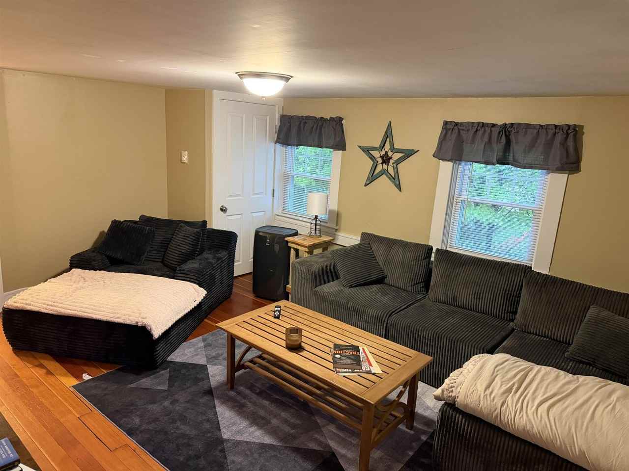 270 Richards Ave #4 - Photo 7 of 36