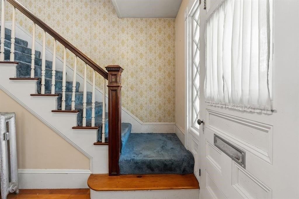 20 Stark Ave - Photo 4 of 44