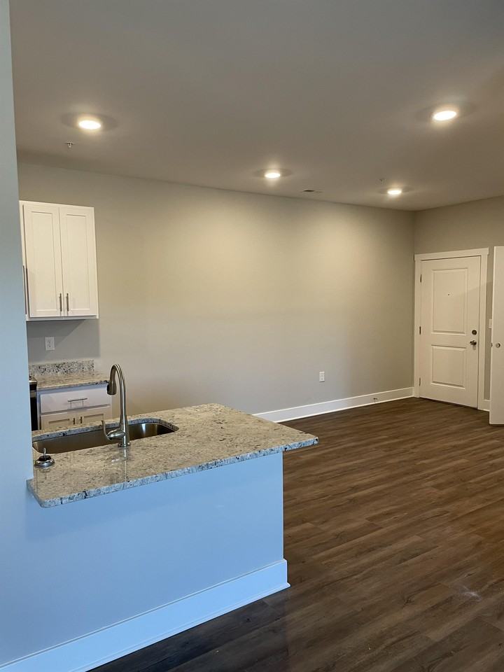 456 English Commons Drive - 403Building A #403 - Photo 5 of 37