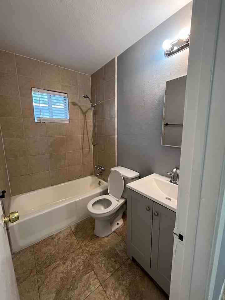 5038 Carmen St - Photo 7 of 7