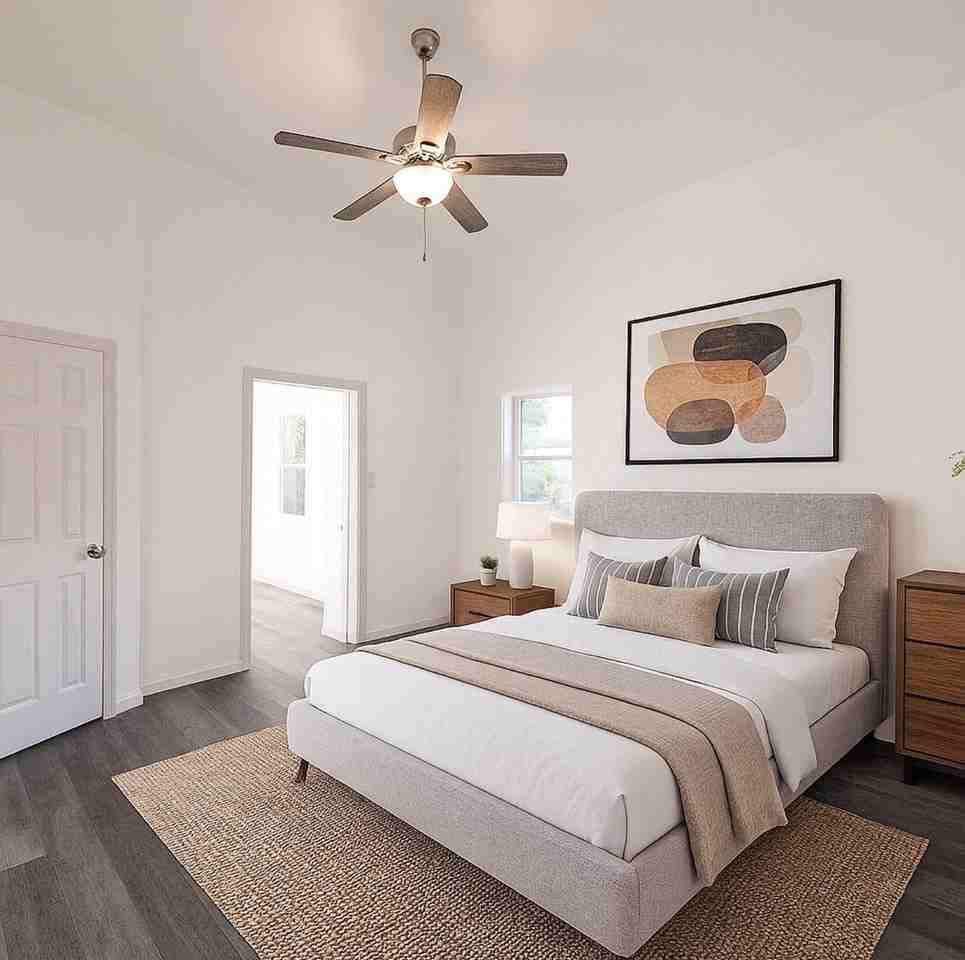 415 W 7th St - Photo 5 of 15