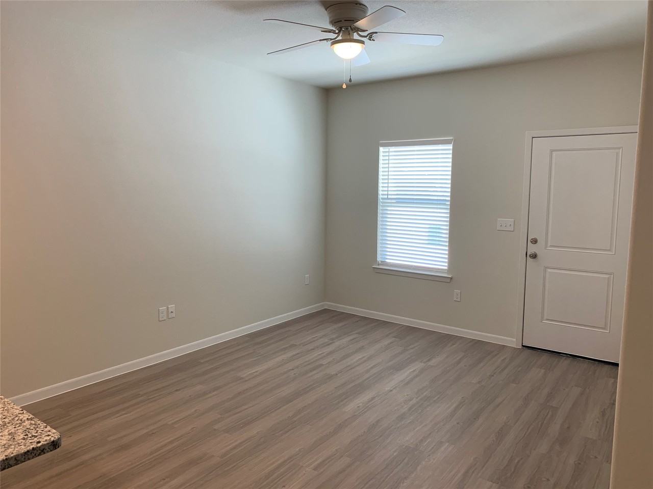 2317 N Hickory St - Photo 3 of 9