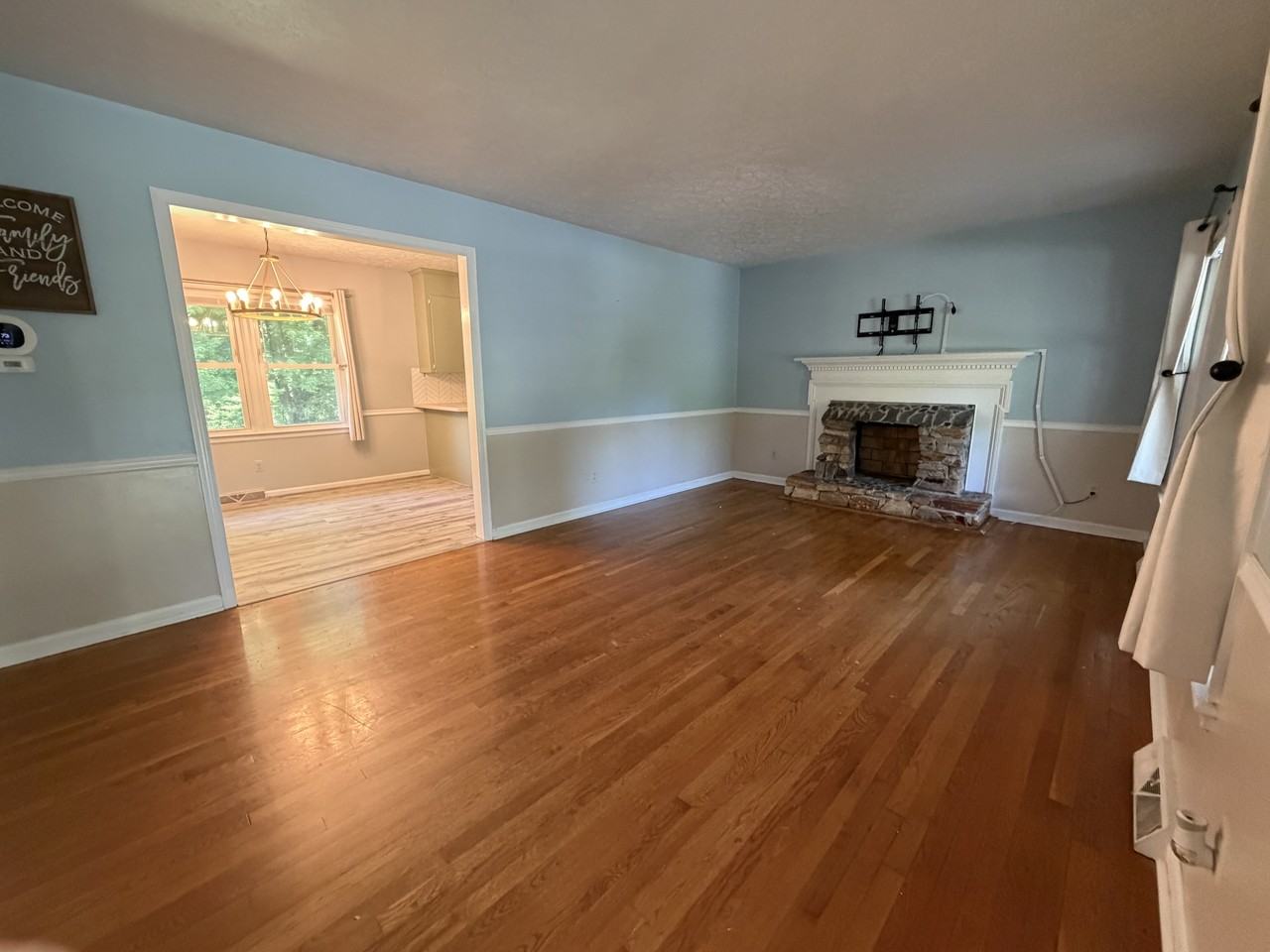 1125 Sheffield Dr #1 - Photo 3 of 24