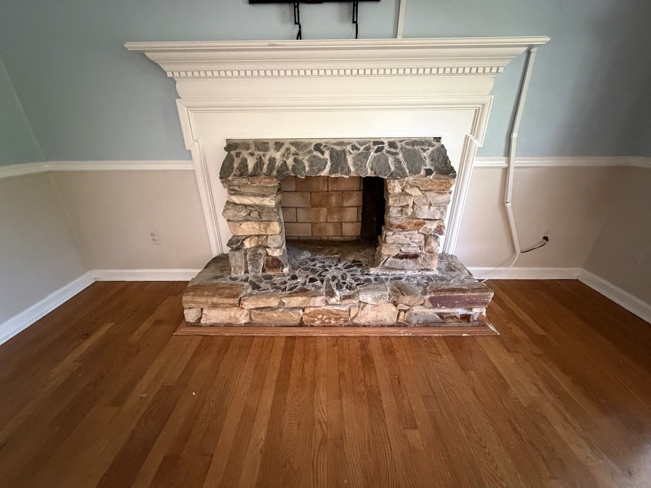 1125 Sheffield Dr #1 - Photo 5 of 24