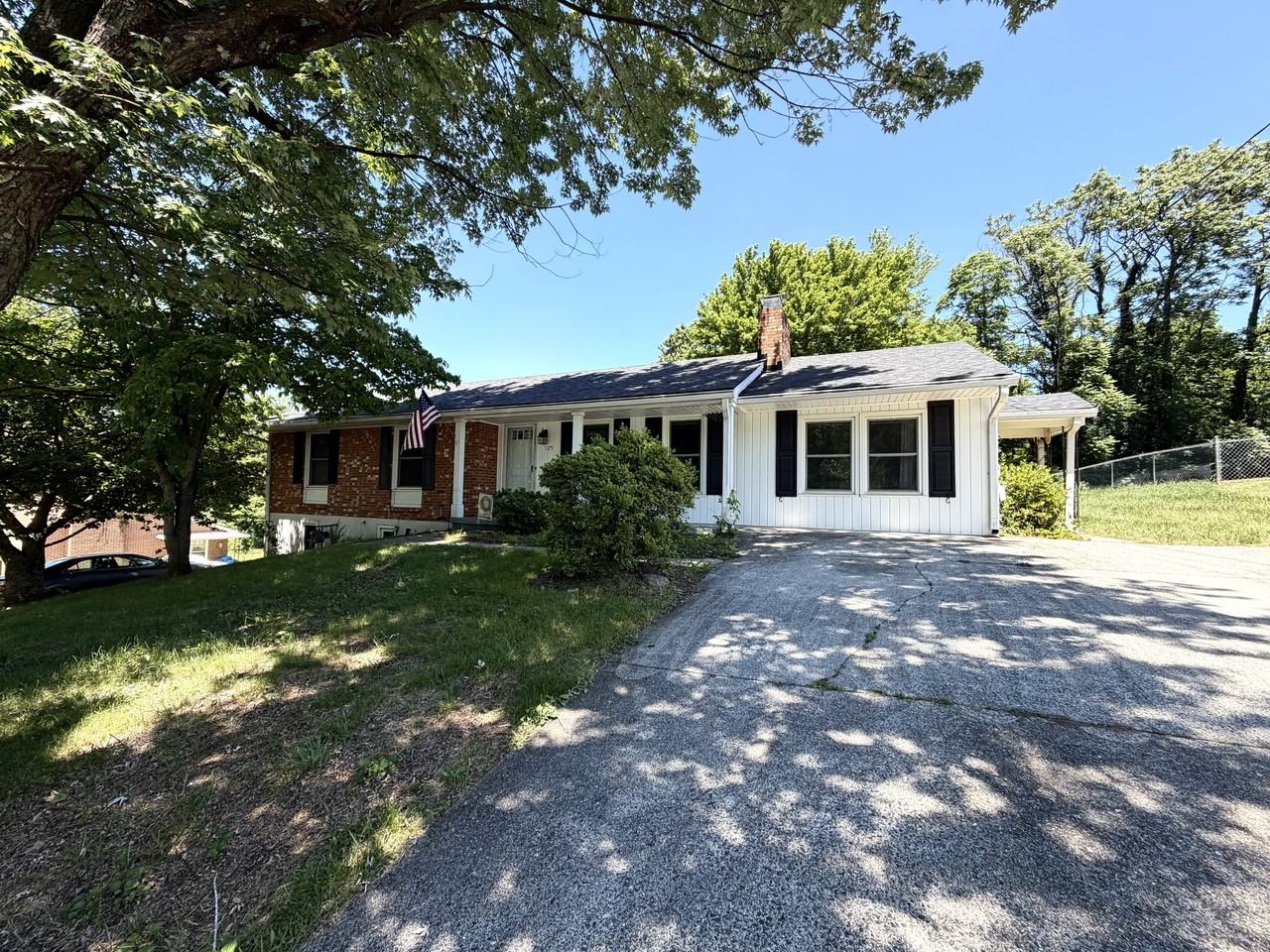 1125 Sheffield Dr #1 - Photo 3 of 38