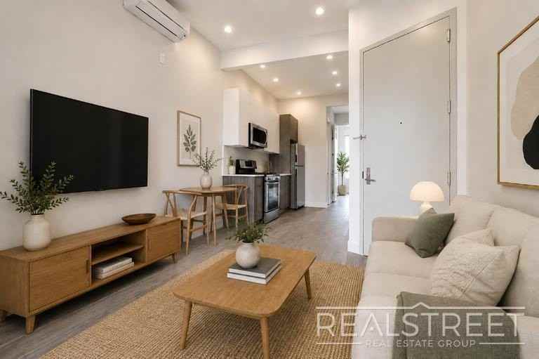 181 Chauncey St #4R