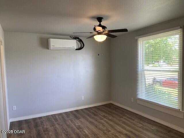 2122 S Sergeant Ave - Photo 4 of 5