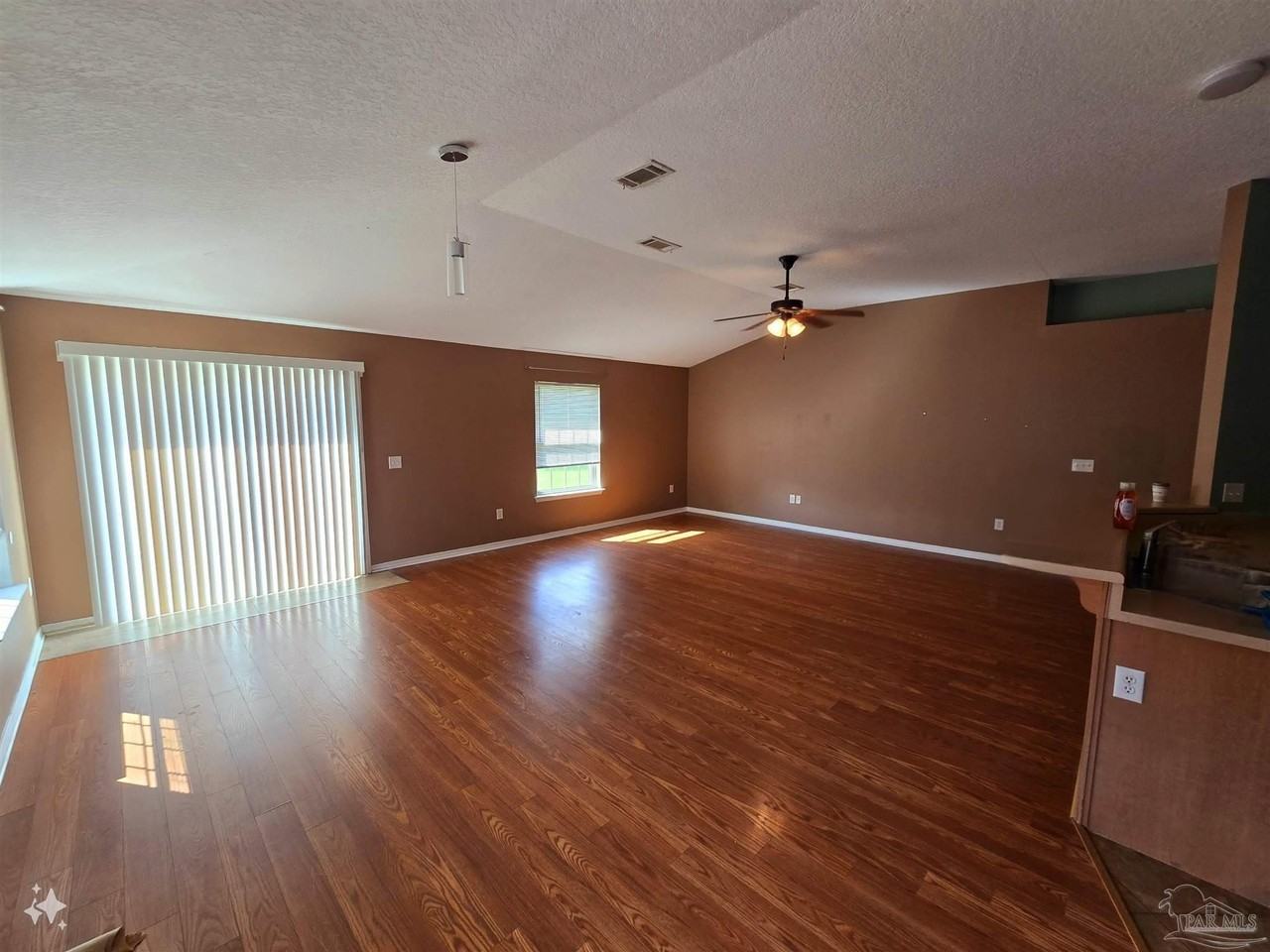 2320 Badger Cir - Photo 2 of 10