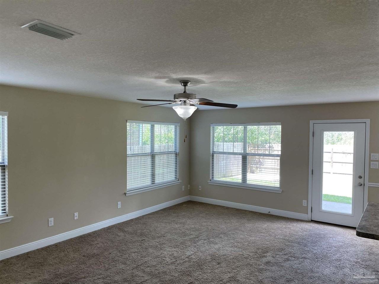3826 Weatherstone Cir - Photo 3 of 21