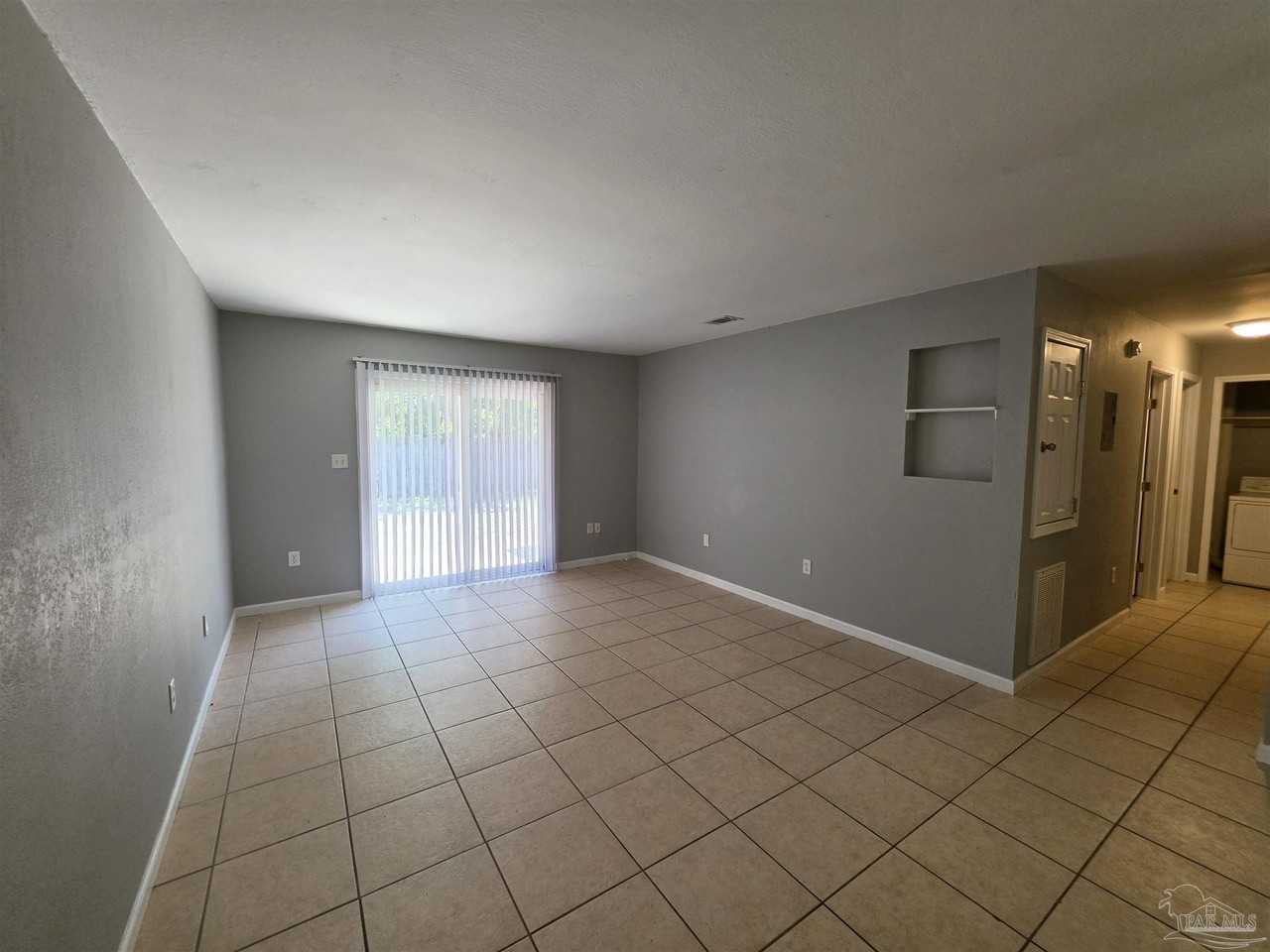 3346 Green Briar Cir - Photo 3 of 17