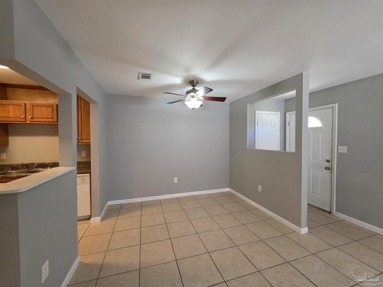 3346 Green Briar Cir - Photo 4 of 17