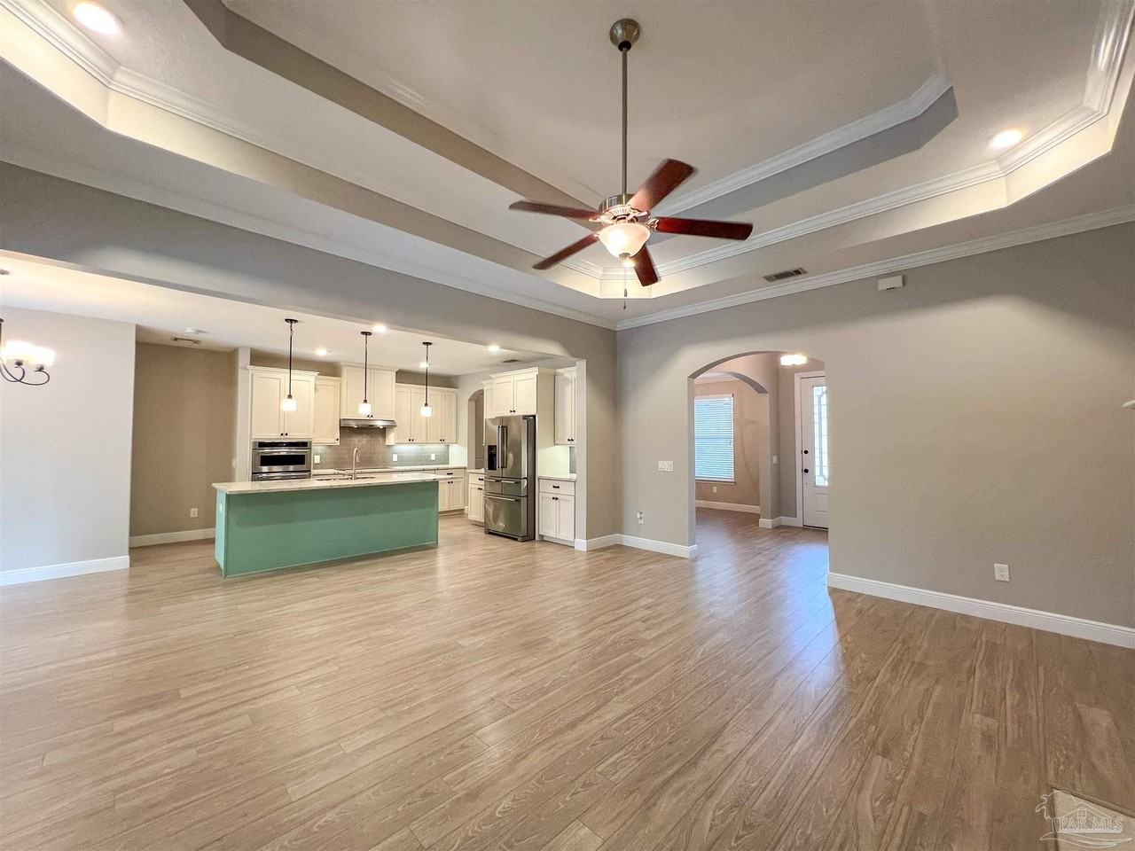1467 W Shores Blvd - Photo 5 of 44