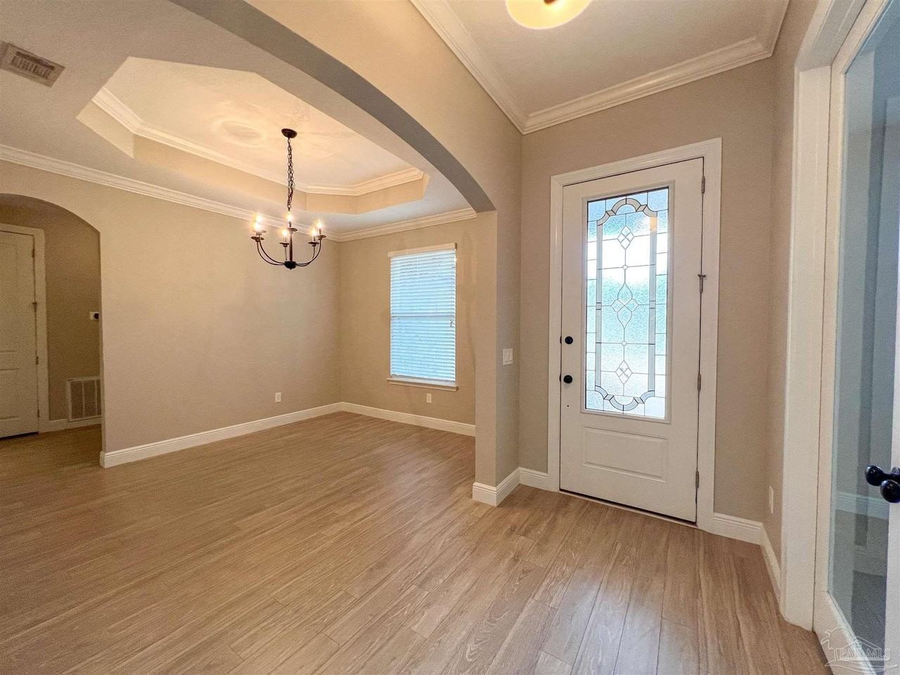 1467 W Shores Blvd - Photo 6 of 44