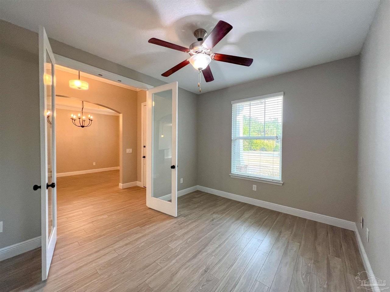 1467 W Shores Blvd - Photo 7 of 44