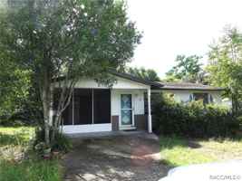 featured image of 8 E Golden St