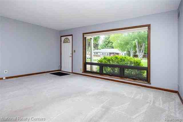 2475 Lafay Dr - Photo 5 of 31