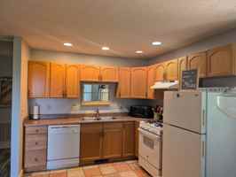 featured image of 922 Henderson Rd #1