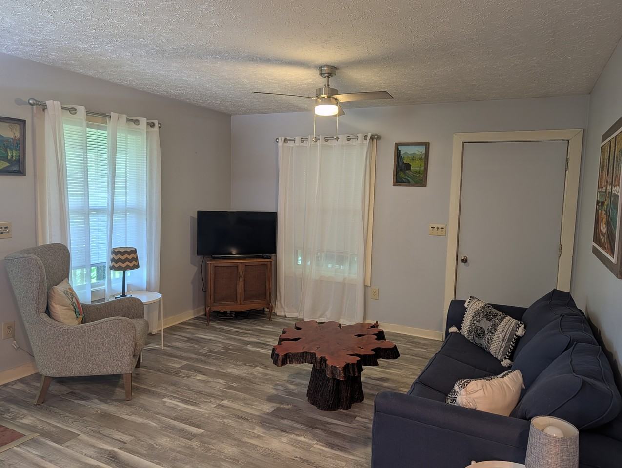 922 Henderson Rd #1 - Photo 3 of 10