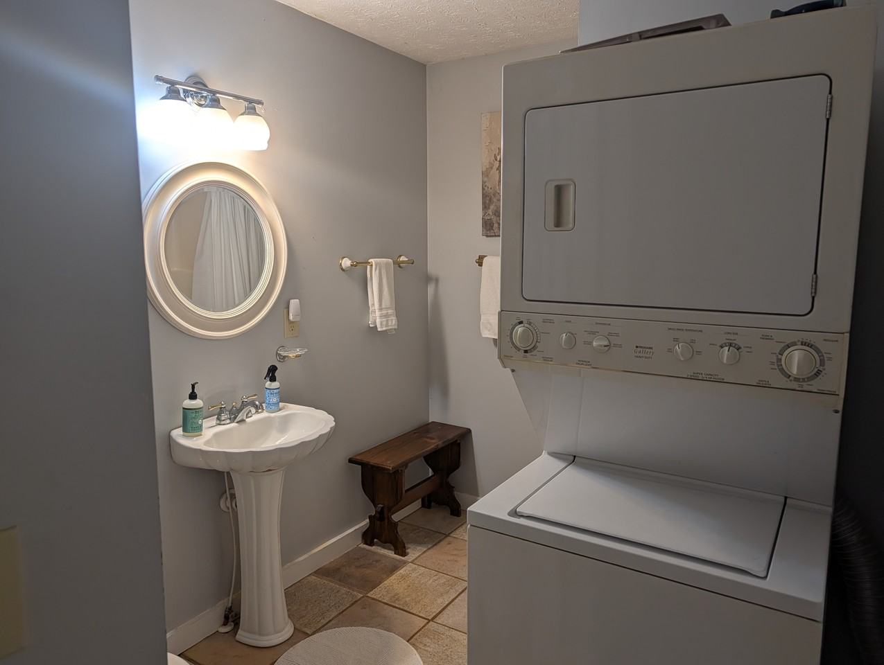 922 Henderson Rd #1 - Photo 4 of 10