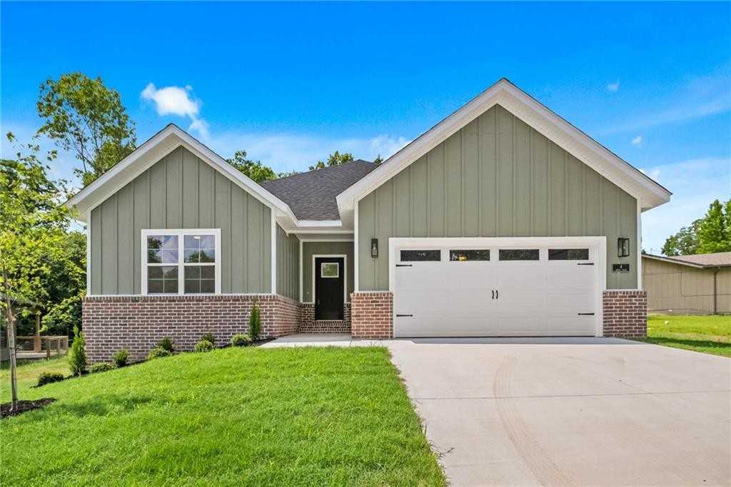 4 Argyll Cir #1