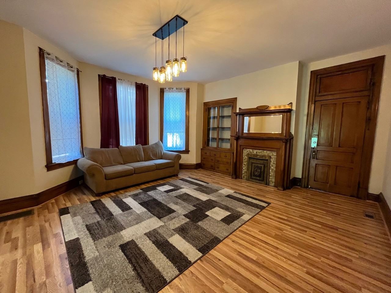 347 Stratford Ave #1 - Photo 5 of 26