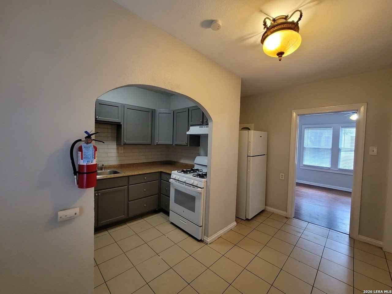 1802 W Gramercy Pl #2 - Photo 7 of 19
