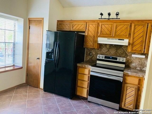 1514 Vista Hill St - Photo 2 of 9