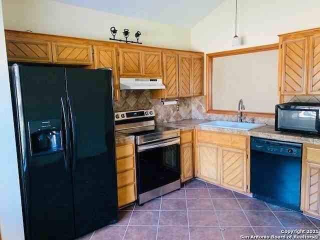 1514 Vista Hill St - Photo 3 of 9