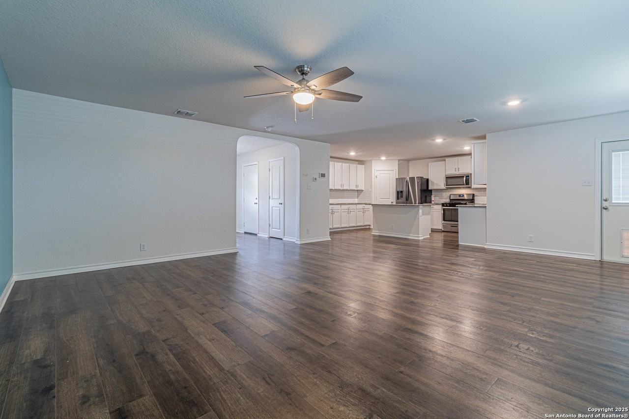 14846 Goldfinch Way - Photo 4 of 43