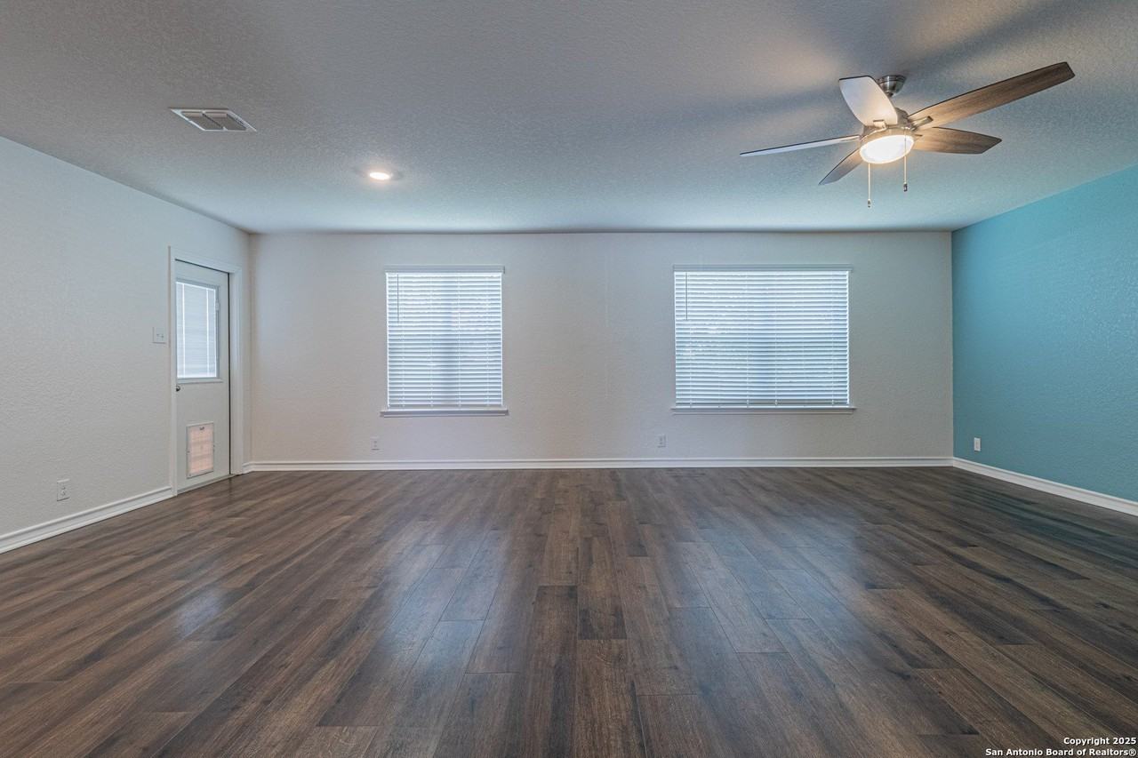 14846 Goldfinch Way - Photo 7 of 43