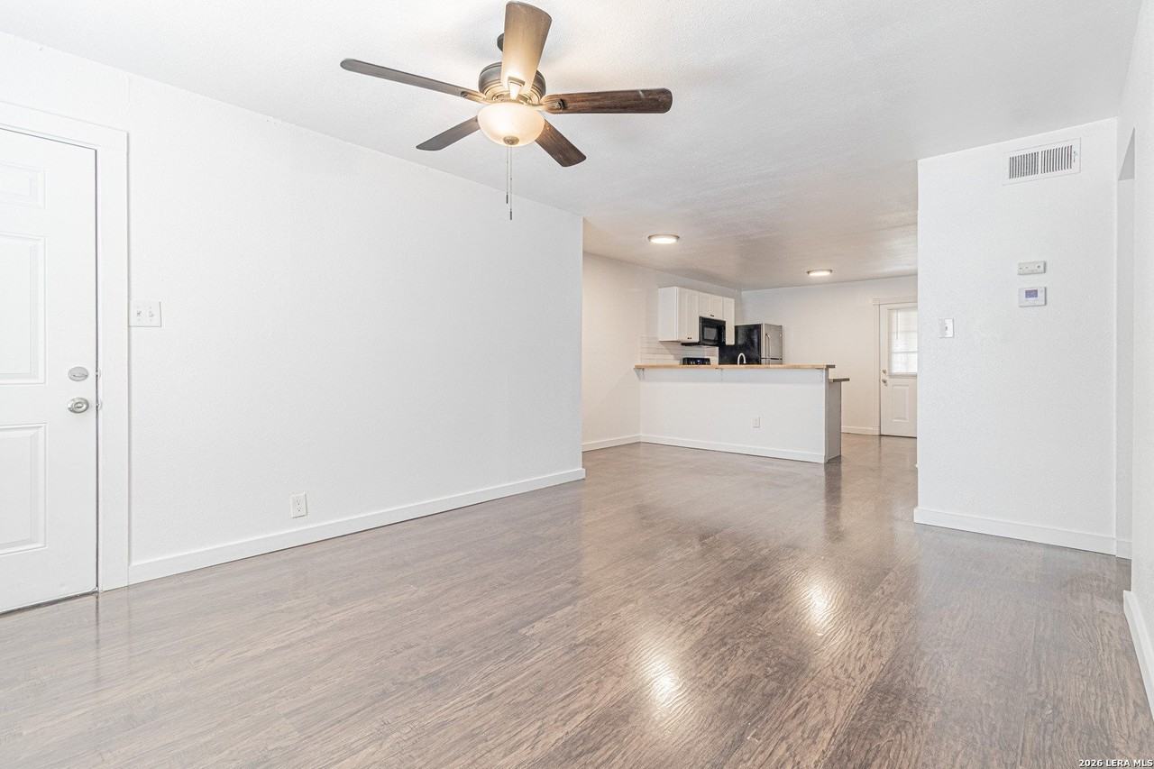 221 E Craig Pl #3 - Photo 6 of 23