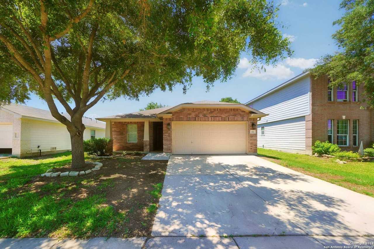 320 Longhorn Way - Photo 2 of 36