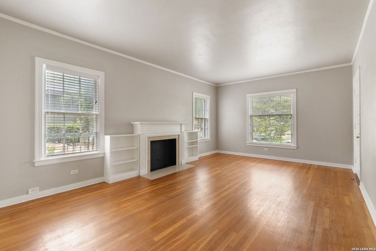 336 E Lullwood Ave #1 - Photo 5 of 15