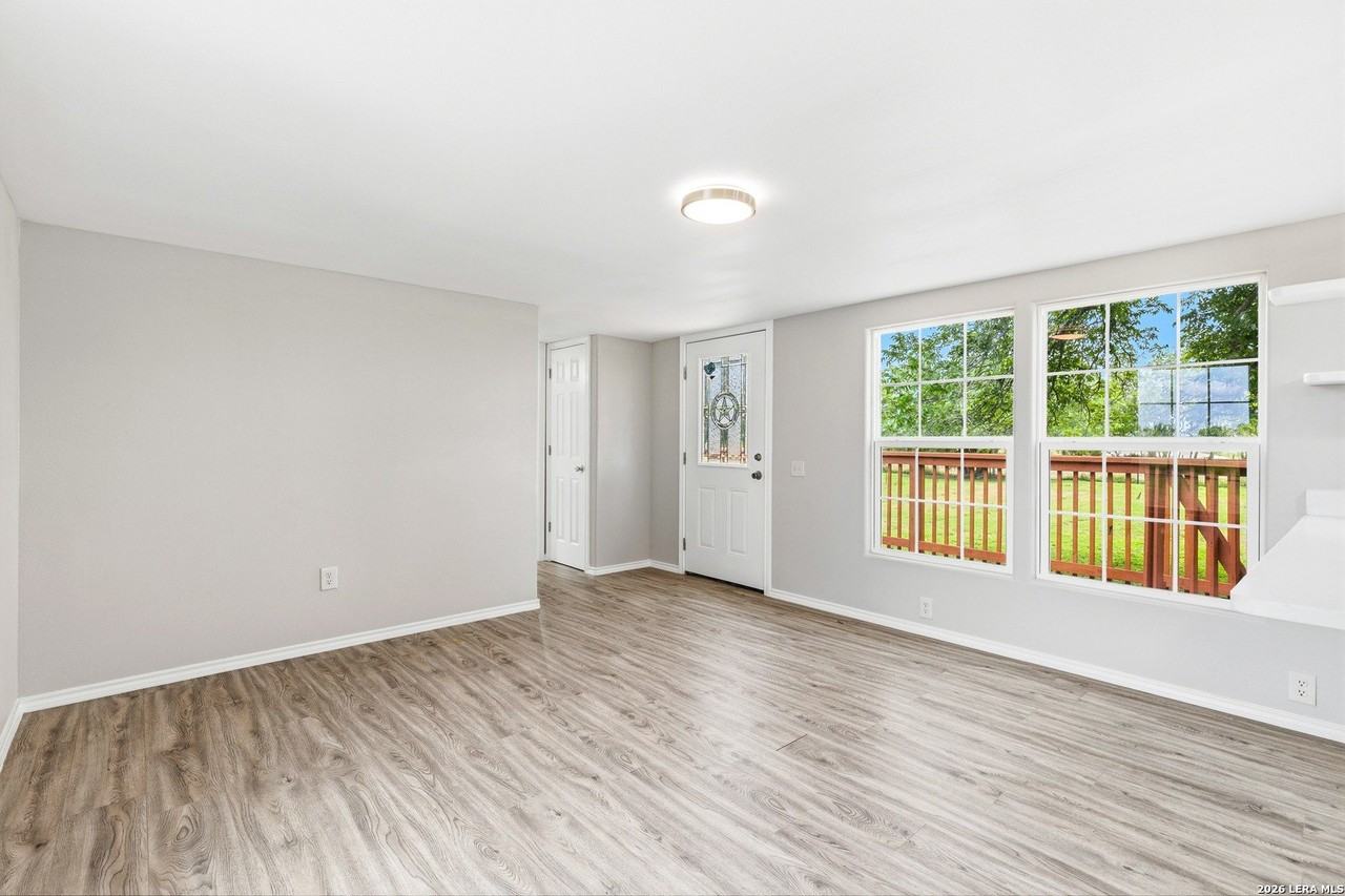 16345 Fm 463 - Photo 5 of 24