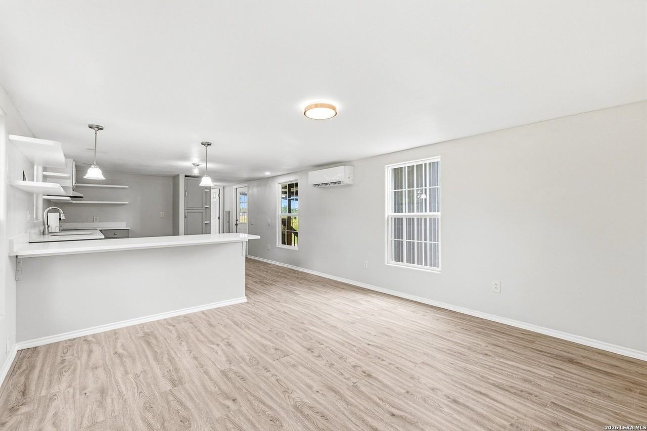 16345 Fm 463 - Photo 7 of 24
