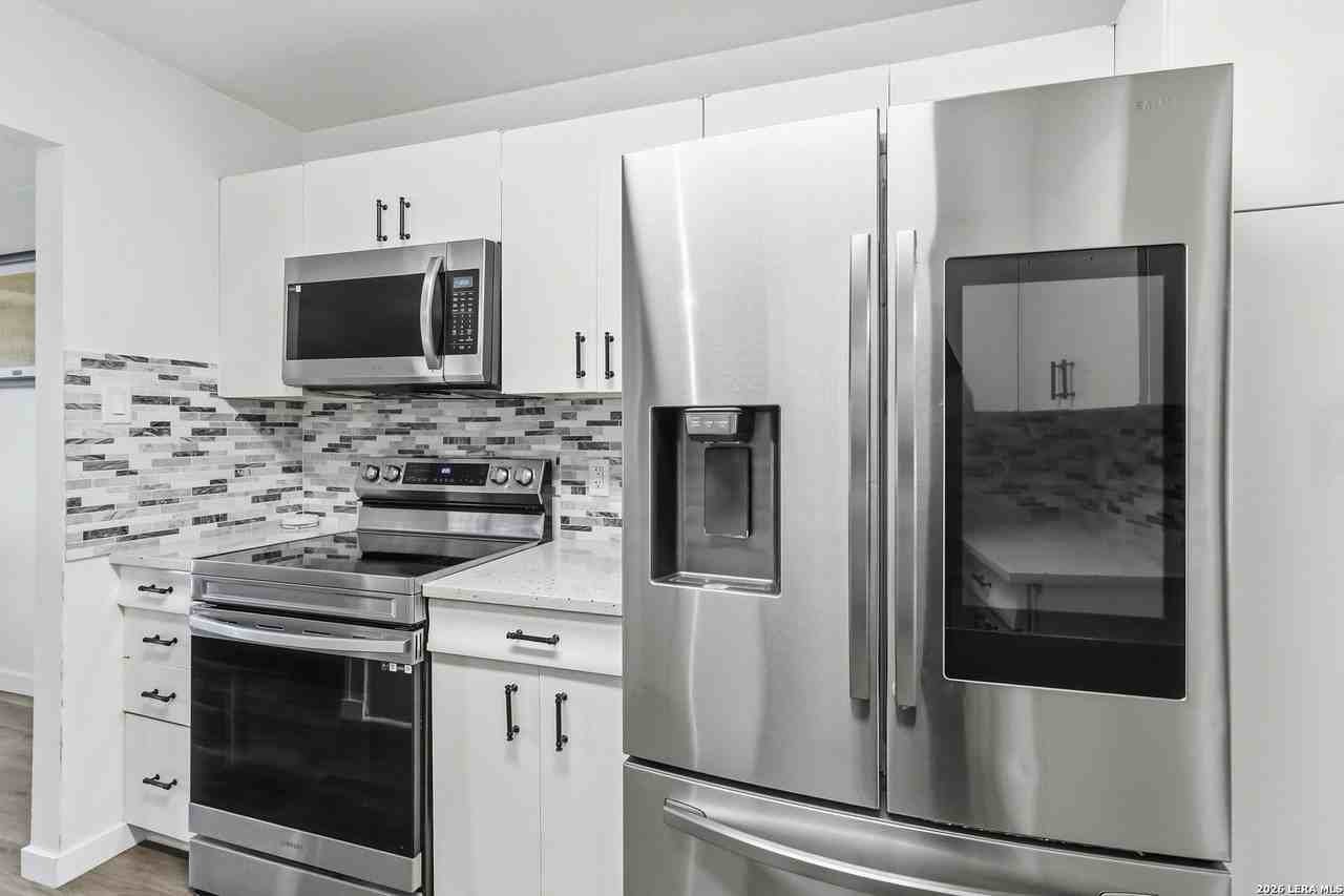 8227 Campobello Dr - Photo 7 of 18